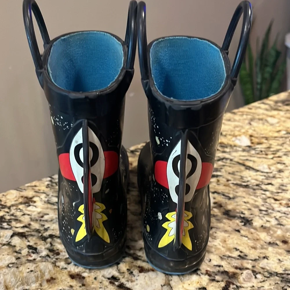Rain boots - Picture 2 of 4